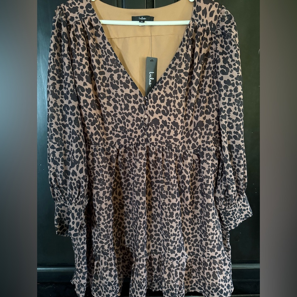 Lulus size med deep v long sleeve cheetah mini